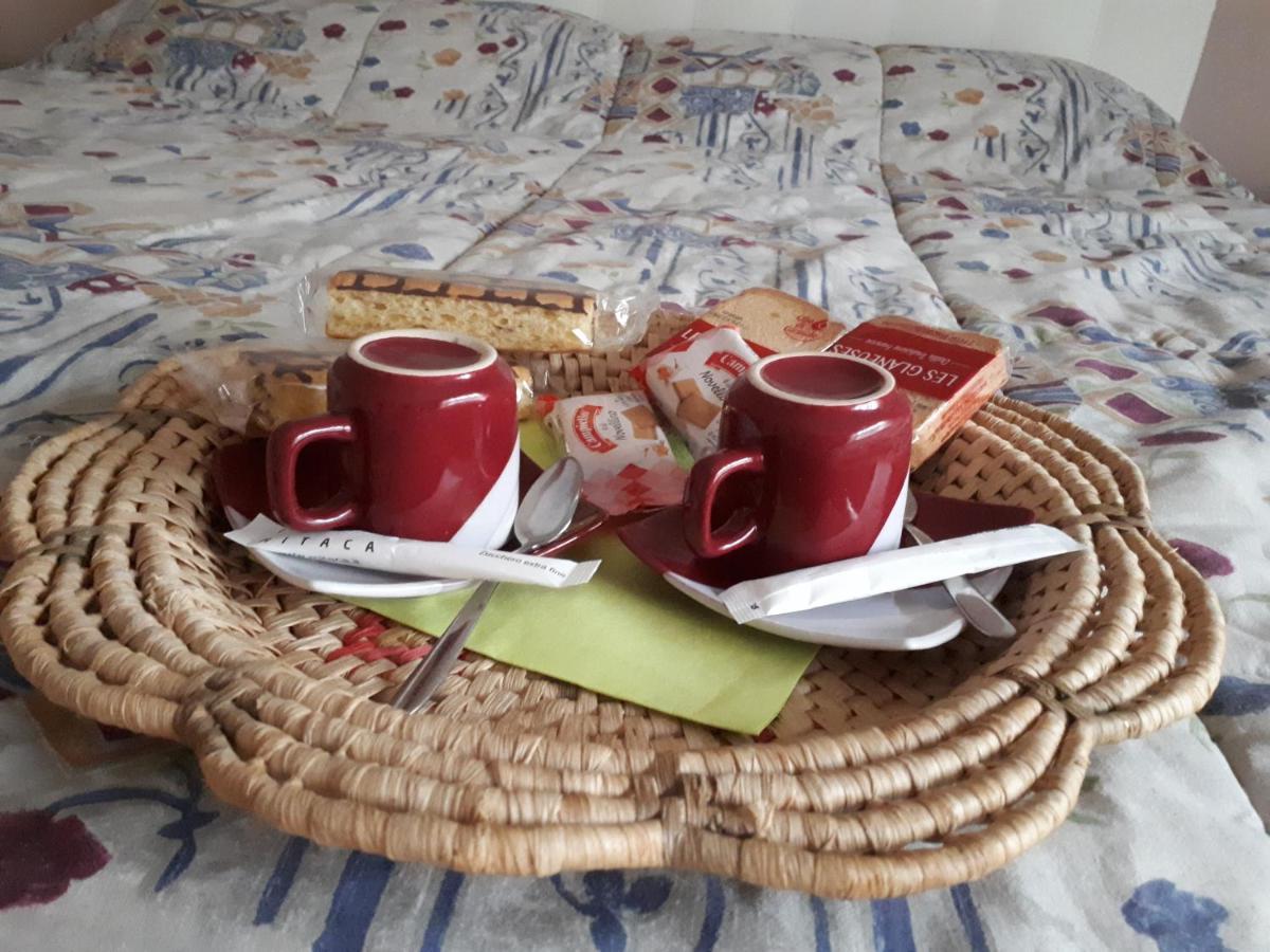 Casa Delle Orchidee Hotel Alba  Bagian luar foto