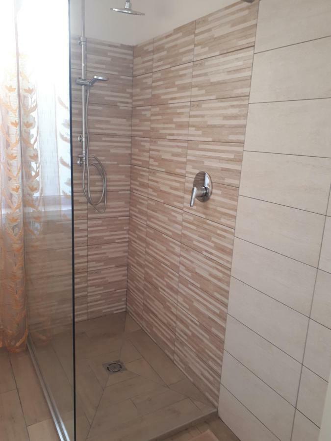 Casa Delle Orchidee Hotel Alba  Bagian luar foto